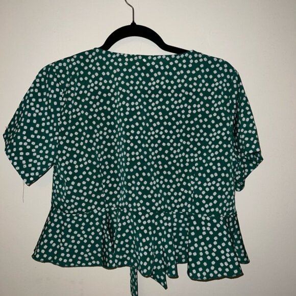 Green Floral Tie Crop Top NWOT - Picture 4 of 5